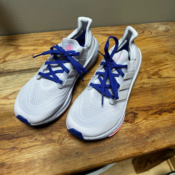 NWOB ADIDAS ultraboost light trainers - Picture 5 of 8